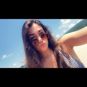 Meet your Posher, Casey